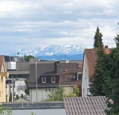 Helle 4,5-Zimmer Wohnung mit Balkon im 2. OG in Friedrichshafen
