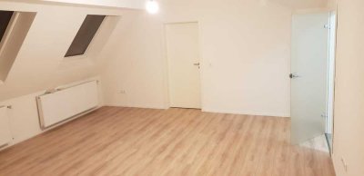 Attraktive und modernisierte 4-Zimmer-Dachgeschosswohnung in Kirchardt