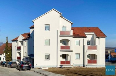 Großzügige Familienwohnung im 1. OG mit Loggia