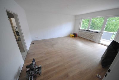 Von Privat, OF-Obertshausen/Hausen, großzügige (65,80qm), schöne 2-ZW mit Balkon in gepfl. MFH