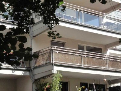 Grosse 4 Zimmerwohnung mit Balkon für Kapitalanleger