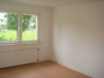 1 Raumwohnung im Dachgeschoss ab April verfügbar