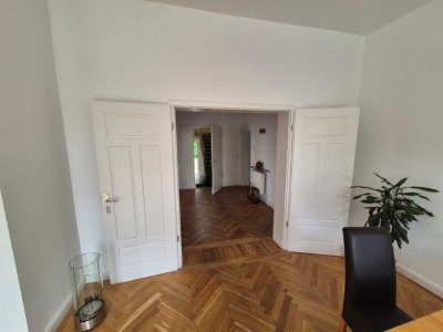 ### WOHNEN MIT STIL! SANIERTE ALTBAUWOHNUNG IN DARMSTADT  MIT GROSSER TERRASSE UND LOGGIA ###