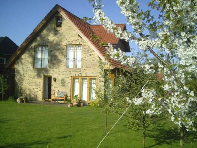 Sonnendurchflutetes Einfamilienhaus mit Vollkeller in ruhiger Lage direkt am Feldrand