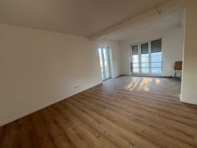 Barrierefrei, großzügige  2 Zimmer, Küche, Bad, mit 2 Balkonen  in Kurparknähe