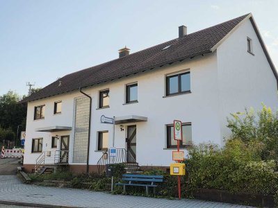 Zwei Doppelhaushälften mit großem Grundstück in Walzbachtal-Jöhlingen – ideal für Familien