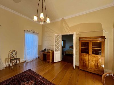 Stilvolle 2-Zimmer Altbauwohnung mit Balkon in der Elisabethenstr. Nähe Kurpark