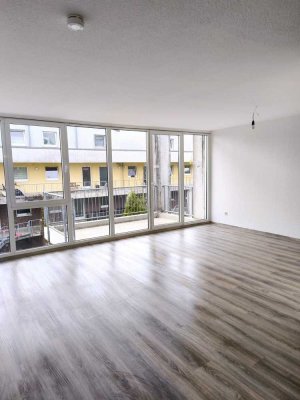 sanierte 2-Zimmwerwohnung mit *Balkon*