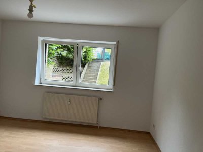 2-Raum-Souterrain-Wohnung in Bergisch Gladbach