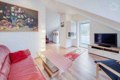 Charmante DGW neu mit Balkon, Klima, FBH vollmöbliert auf Wunsch  in München-Grüne Lage