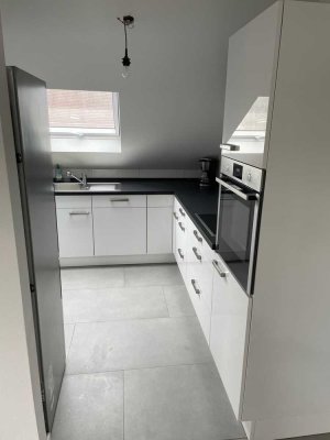 hochwertige Wohnung: voll möbliert und modern saniert / ideal für Monteure