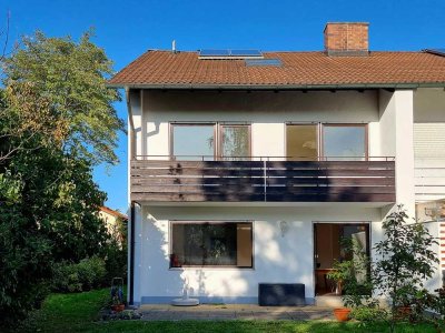 Renovierte Doppelhaushälfte mit Garten und neuer EBK in Gilching ab sofort