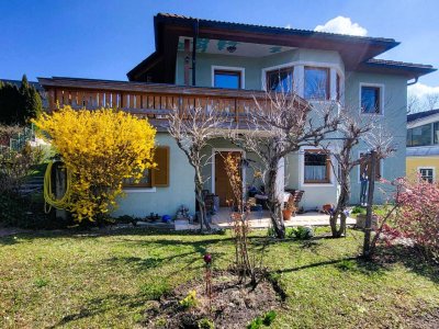 ELITÄRES, BARRIEREFREIES HAUS MIT PERSONENLIFT IN SCHÖNER ZENTRALER AUSSICHTSLAGE