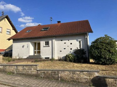 freistehendes Einfamilienhaus mit schönem Garten in Bexbach-Frankenholz