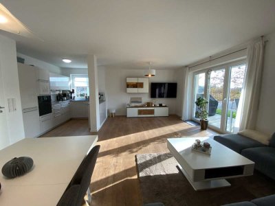 Erdgeschosswohnung mit drei Zimmern sowie Terrasse und Einbauküche in Soest