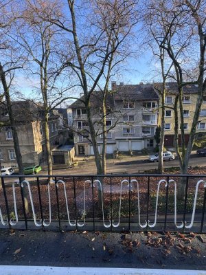 Wohnen am Park: Großzügige Wohnung mit 2 Balkonen in begehrter Lage