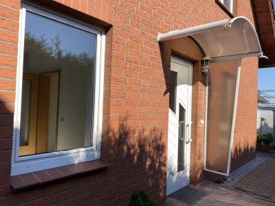 Freundliche 2-Zimmer-Wohnung mit Terrasse und Einbauküche in Wolfsburg