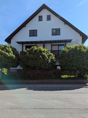 Modernisierte Wohnung mit zwei Zimmern und Stellplatz in Müglitztal