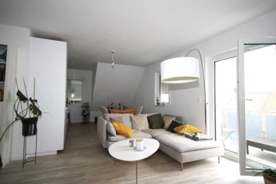 Luxuriöse 3-Zimmer-Wohnung mit Balkon im 2. OG in München-Aubing