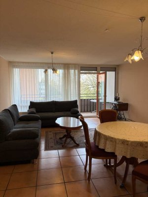 Helle 2-Zimmer-Wohnung im 2. OG mit Balkon und Tiefgaragen-Stellplatz in Köln-Lövenich