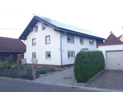 Preiswertes, gepflegtes 7-Zimmer-Einfamilienhaus mit EBK in Mindelheim-Westernach