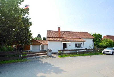 Großes, charmantes Einfamilienhaus mit Garten, Freisitz und Garage in guter Lage von Langen!
