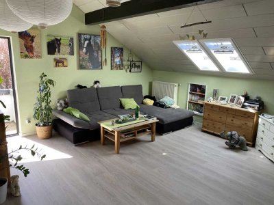 Schöne 2-Zimmer-DG-Wohnung mit Einbauküche in Kastellaun