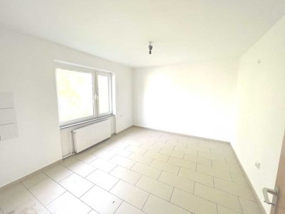4,5 Zimmer, helle, geräumige, vollrenovierte  WHG m. Balkon u. Gartennutzung