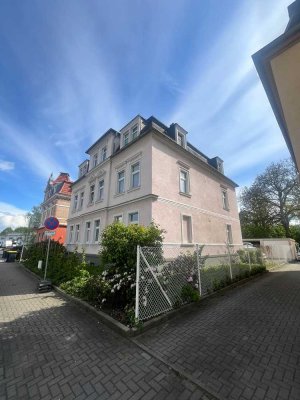 2 Zimmer Dachgeschoss-Wohnung in ruhiger Lage