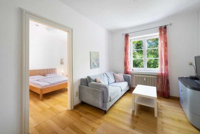 Kurzfristig verfügbar - Charmante 2,5 Zimmer-Altbauwohnung in Schwabing, nahe dem Englischen Garten
