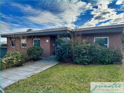 Fröndenberg-Strickherdicke: Außergewöhnlicher Bungalow auf 826 m² Grundstück mit ca. 180 m² Wf