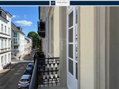 VON POLL - BAD HOMBURG: Renovierte zentrale Altbauvilla (Denkmalschutz) mit schönem Garten und Stell