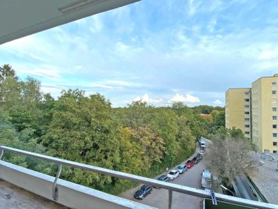 Schöne 1-Zimmer Wohnung in Top Lage / Schwabing mit Blick über den Englischen Garten !!!