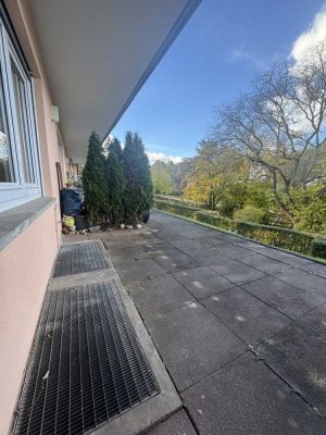 Renovierte Ein-Zimmer-Wohnung mit Terrasse in Stuttgart Kaltental