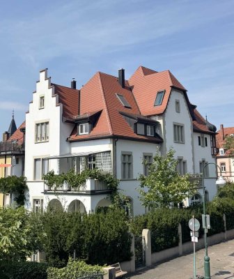 Einmalige Gelegenheit: Altbaujuwel mit 3 Balkonen