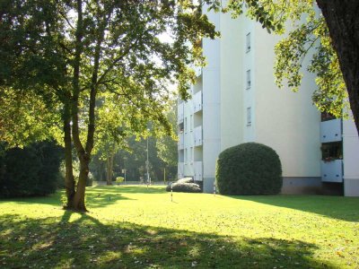 Helle 3,5-Zi-Whg. mit Einbauküche in ruhiger, grüner Lage von MA-Vogelstang