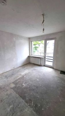 3 NKM frei + 1.000,00 € Gutschein, sanierte 2 Zimmer Wohnung mit Balkon in Duisburg zu vermieten
