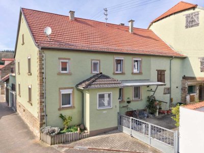 Ehemaliges Bauernhaus mit großer Scheune und Ausbaupotenzial in idyllischer Lage – Donnersbergkreis