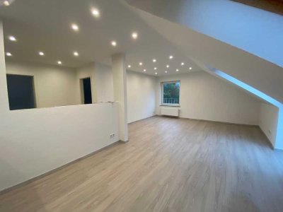 Schöne drei Zimmer Dachgeschoss-Wohnung in Mettmann (Kreis), Hilden