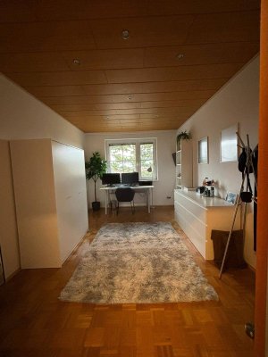 Möblierte 3-Zimmer Wohnung mit Balkon