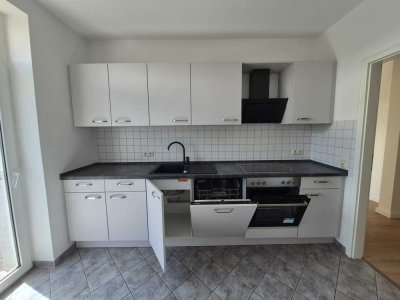 ++  2-Zi. Whg mit Badewanne, Balkon und moderner Einbauküche ++