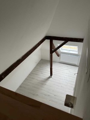Exklusive 1-Raum-Dachgeschosswohnung in Duisburg