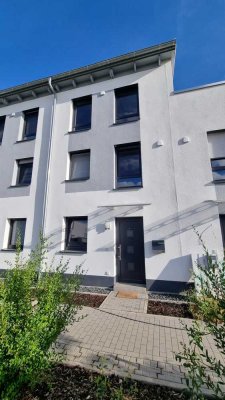 Ansprechendes 5-Zimmer-Reihenhaus mit EBK in Wiesbaden Erbenheim