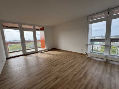 Schillerteichcenter WOB, schöne helle 2 Zi. Wohnung, Erstbezug nach kompletter Sanierung