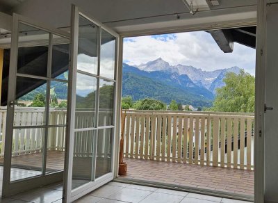 4 Zimmer Dachgeschoss-Loft mit 3 Balkonen zentral in GAP