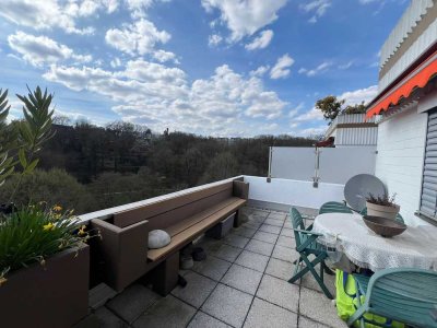 Aus 3 mach 4 / geräumige Terrassenwohnung mit Blick ins Grüne /Tiefgarage