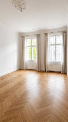 Stilvolle 3-Zimmer-Altbauwohnung mit Fischgrätparkett & 2 Balkonen.