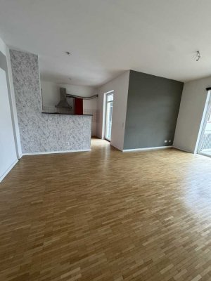 Helle, moderne Wohnung im 3. OG eines sanierten Altbauhauses – ideal für Singles & Paare