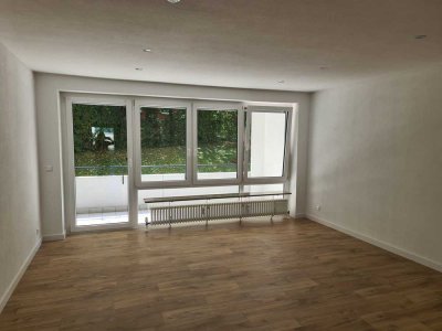 Traumhafte 4,5-Zimmer-Erdgeschosswohnung zwei Balkonen & moderner Ausstattung – frei ab 01.11.2025
