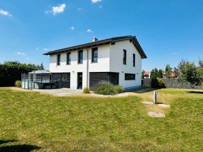 MODERN - GERÄUMIG - HOCHWERTIG Einfamilienhaus mit großem Garten in Germaringen
